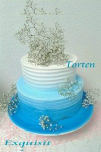 Hochzeitstorte mit blau-weißem Verlauf